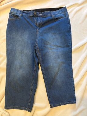 Women's Blue Denim Capri Pants - Comfortable Everyday Fit